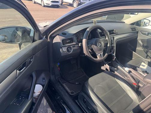 Black Uni 2015 Volkswagen Passat 1.8T Limited Edition