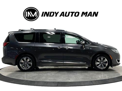 Granite Crystal Clearcoat Metallic 2018 Chrysler Pacifica Hybrid Limited