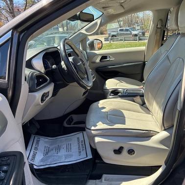 Granite Crystal Clearcoat Metallic 2018 Chrysler Pacifica Hybrid Limited