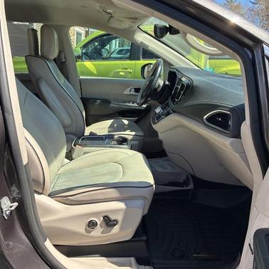 Granite Crystal Clearcoat Metallic 2018 Chrysler Pacifica Hybrid Limited