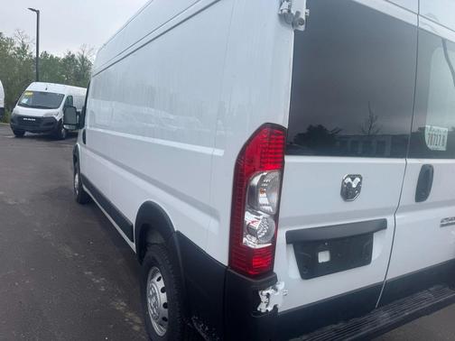 Bright White Clearcoat 2023 RAM ProMaster 2500 High Roof