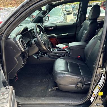 Midnight Black Metallic 2019 Toyota Tacoma TRD Sport