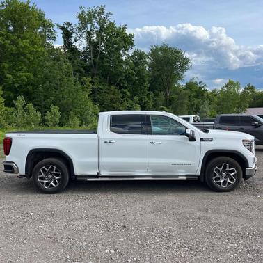 Summit White 2023 GMC Sierra 1500 SLT