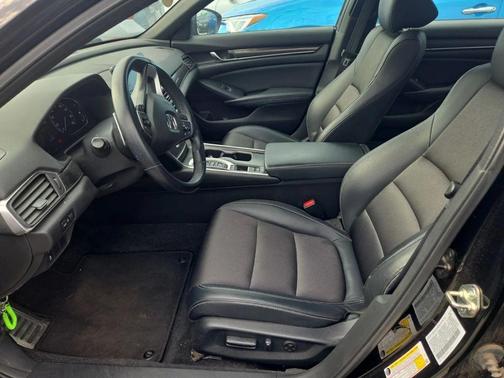 Crystal Black Pearl 2018 Honda Accord Sport 2.0T