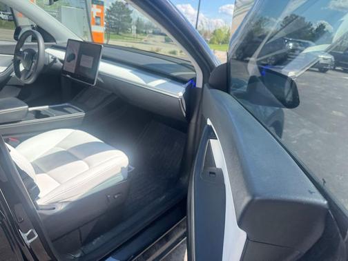 Black 2021 Tesla Model Y Performance