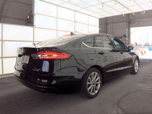 Black 2019 Ford Fusion Hybrid SE