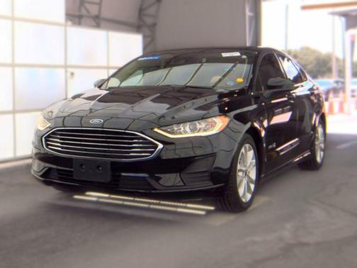 Black 2019 Ford Fusion Hybrid SE
