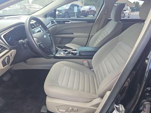 Black 2019 Ford Fusion Hybrid SE