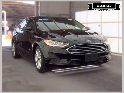 Black 2019 Ford Fusion Hybrid SE