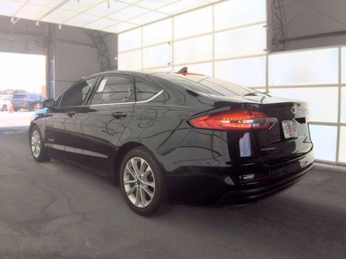 Black 2019 Ford Fusion Hybrid SE