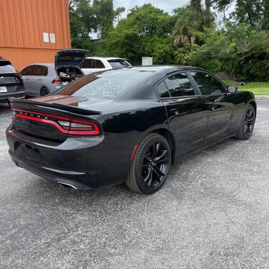 Pitch Black Clearcoat 2018 Dodge Charger SXT