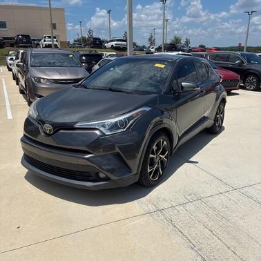 Magnetic Gray Metallic 2018 Toyota C-HR XLE Premium