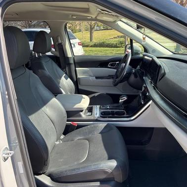 Ceramic Silver 2022 Kia Carnival SX Prestige