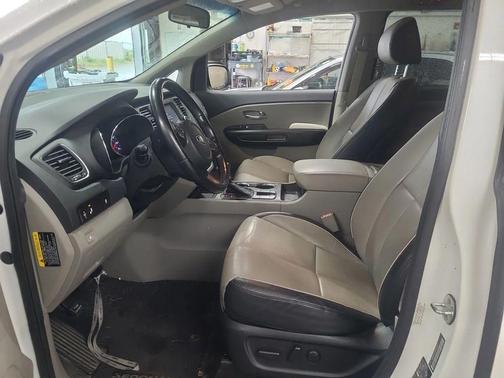 Snow White Pearl 2020 Kia Sedona EX