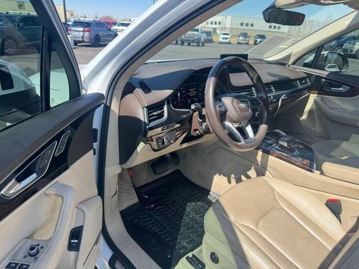 Glacier White Metallic 2017 Audi Q7 3.0T Premium Plus
