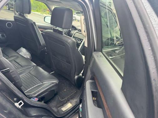Black 2018 Land Rover Discovery HSE LUXURY