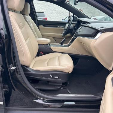Stellar Black Metallic 2019 Cadillac XT5 Base