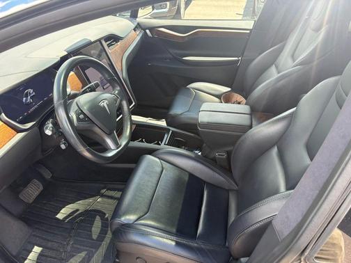 Silver Metallic 2018 Tesla Model X