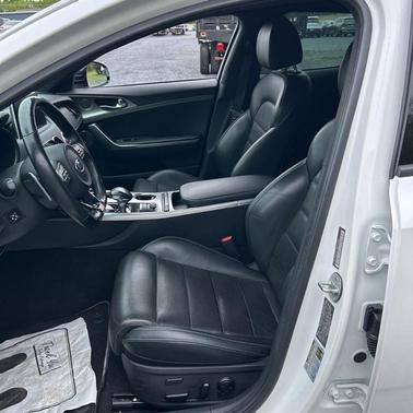 Snow White Pearl 2019 Kia Stinger GT2