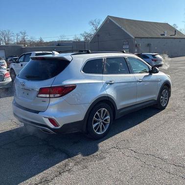 2017 Hyundai SANTA FE SE