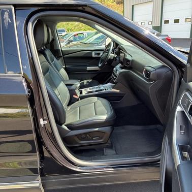 Black Metallic 2021 Ford Explorer XLT
