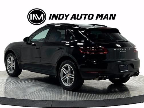 Jet Black Metallic 2017 Porsche Macan S