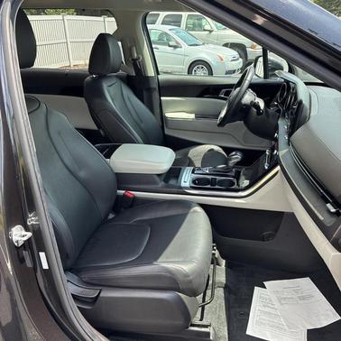 Metal 2022 Kia Carnival EX