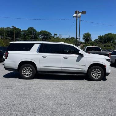 Summit White 2022 Chevrolet Suburban LT