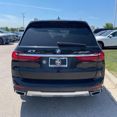 Black Sapphire Metallic 2020 BMW X7 xDrive40i