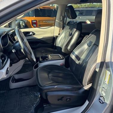 Billet Silver Metallic Clearcoat 2020 Chrysler Pacifica Limited