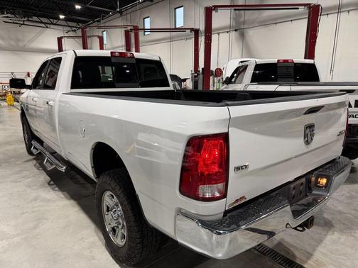 Bright White Clearcoat 2016 RAM 2500 SLT