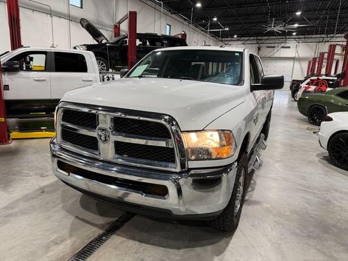 Bright White Clearcoat 2016 RAM 2500 SLT