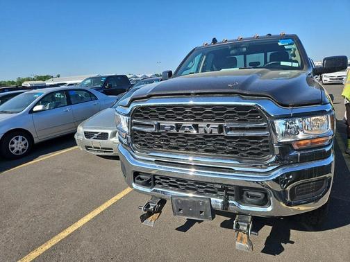 Crystal Metallic 2019 RAM 2500 Tradesman
