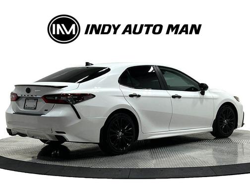 White 2022 Toyota Camry Hybrid Nightshade
