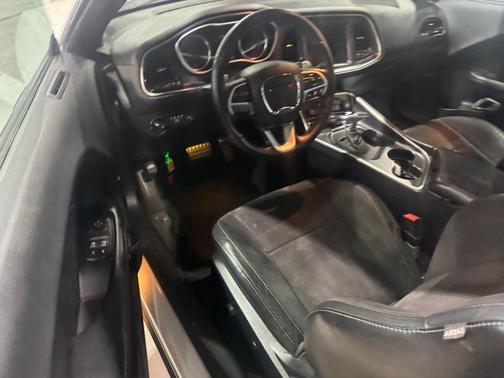 Bright White Clearcoat 2016 Dodge Challenger R/T Scat Pack