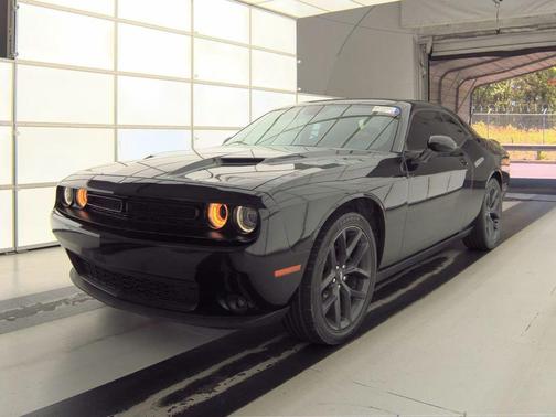Pitch Black Clearcoat 2019 Dodge Challenger SXT