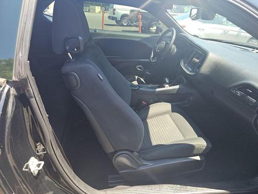 Pitch Black Clearcoat 2019 Dodge Challenger SXT