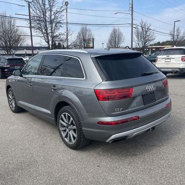 Graphite Gray Metallic 2017 Audi Q7 3.0T Premium Plus