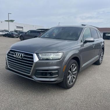 Graphite Gray Metallic 2017 Audi Q7 3.0T Premium Plus