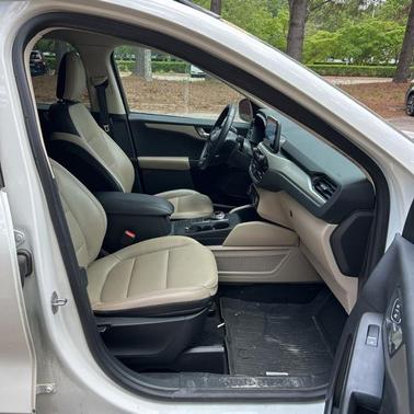 White Metallic 2020 Ford Escape SE Sport Hybrid