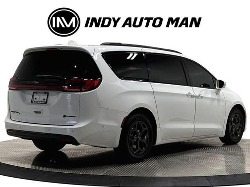 Bright White Clearcoat 2021 Chrysler Pacifica Hybrid Limited