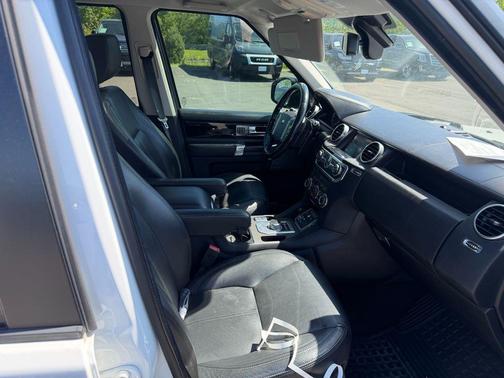 Fuji White 2014 Land Rover LR4 Base
