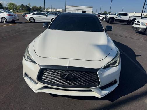 Majestic White 2018 INFINITI Q60 3.0t LUXE