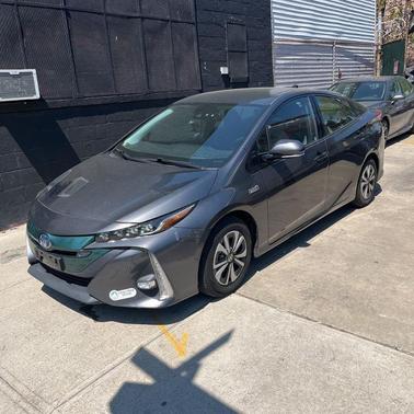 Magnetic Gray Metallic 2017 Toyota Prius Prime Advanced
