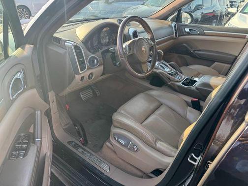 2014 Porsche Cayenne GTS