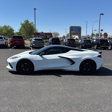 Arctic White 2021 Chevrolet Corvette Stingray w/2LT