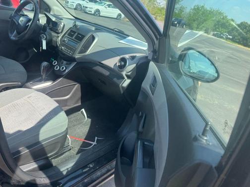 Mosaic Black Metallic 2016 Chevrolet Sonic LS