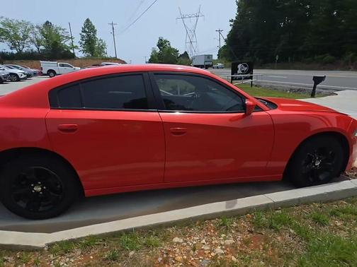 Go Mango! 2021 Dodge Charger SXT