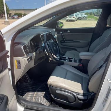 Snow White Pearl 2020 Kia Sportage S