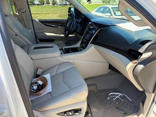 Crystal White Tri-Coat 2018 Cadillac Escalade Premium Luxury